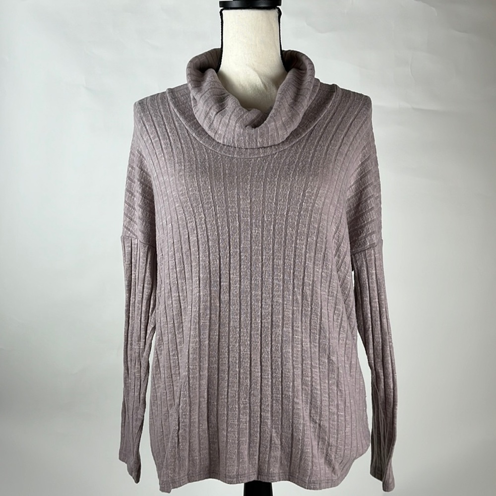 Green Envelope mauve cowl neck pull over long sleeve top - size small